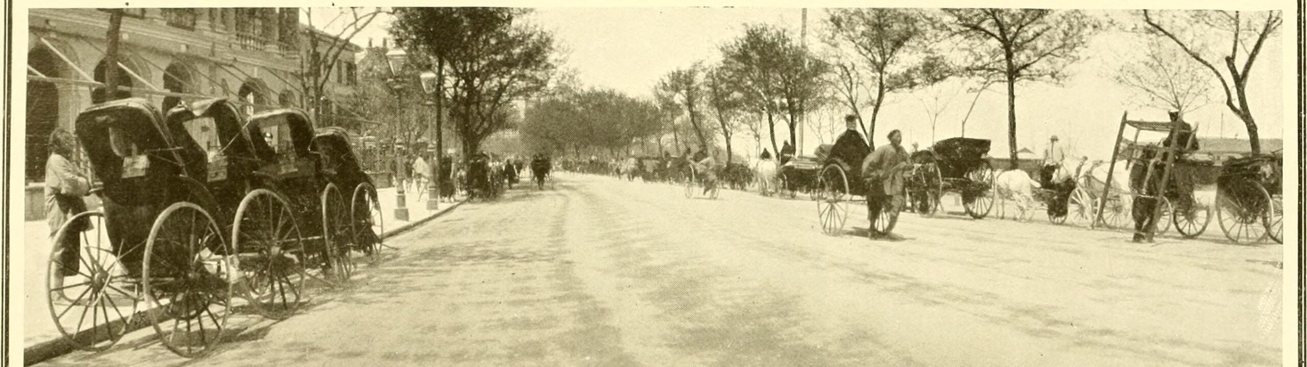 Die Bund-Promenade in Shanghai 1907 mit Rikschas
